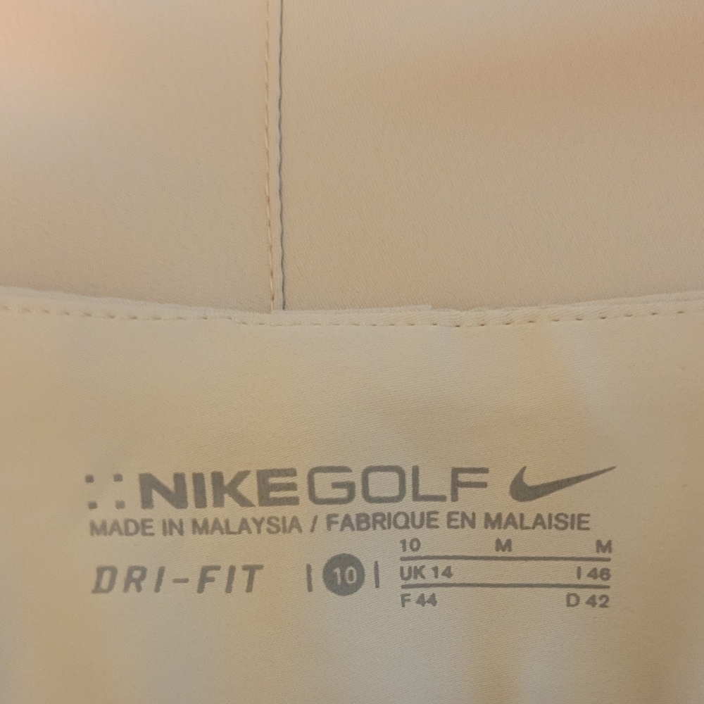 Nikegolf Cream Tailored Bermuda Dri Fit Shorts. Womens Size 10 - Picture 2 of 5